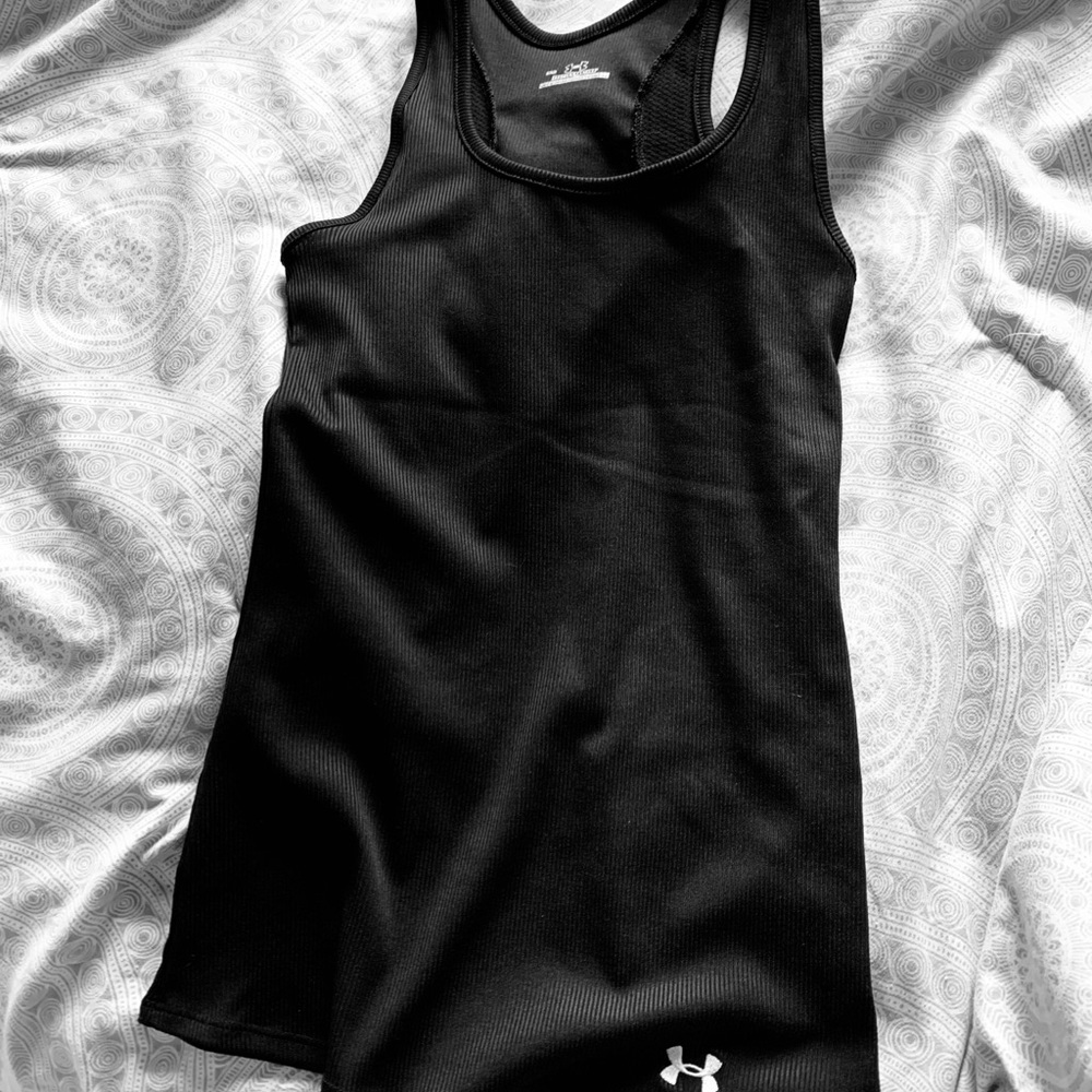 ⭐️3/$20 bundle⭐️ Under Armour workout tank XS